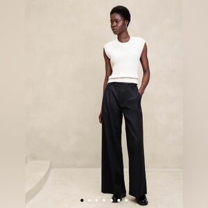 LINEN-BLEND WIDE-LEG PLEATED TROUSER